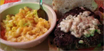 Grass-Fed Beef Burger with Macaroni and Cheese