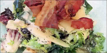 Fresh Salad with Bacon Strips