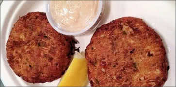 Crab Cakes with Dip